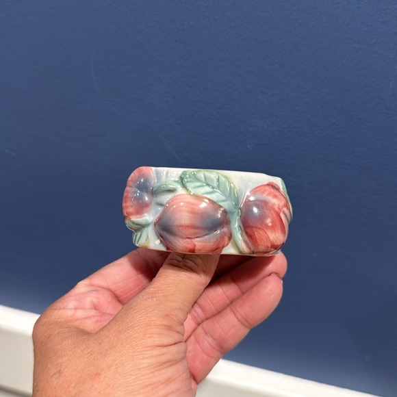 Vintage Apple Ceramic Napkin Rings/Holders set of 4  Fruit Elegance - Picture 3 of 3